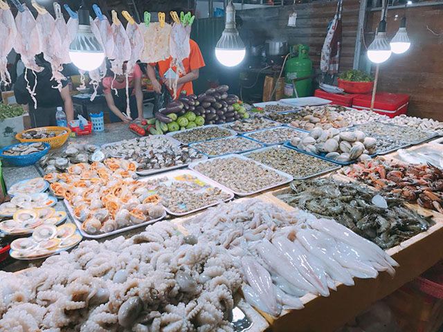 Chợ hải sản đêm Bãi Sau Vũng Tàu là địa điểm lý tưởng cho dân nghiện hải sản