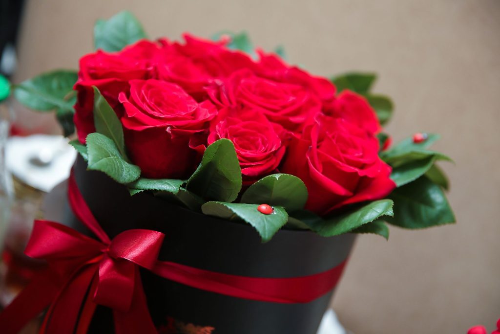 Con gái thích được tặng hoa hồng vào ngày lễ Valentine