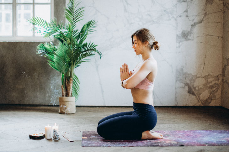 Giảm stress bằng cách tập yoga thiền