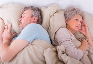 Tại sao người lớn tuổi thường bị mất ngủ?