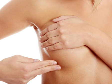 Massage ngực giúp sữa nhanh về