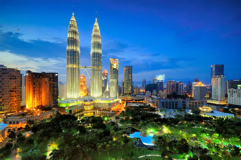 Kuala Lumpur là một thành phố năng động với những tòa nhà chọc trời