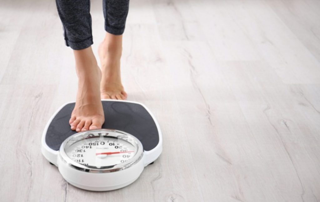Duy trì cân nặng lý tưởng là một yếu tố quan trọng trong việc chăm sóc vòng 1