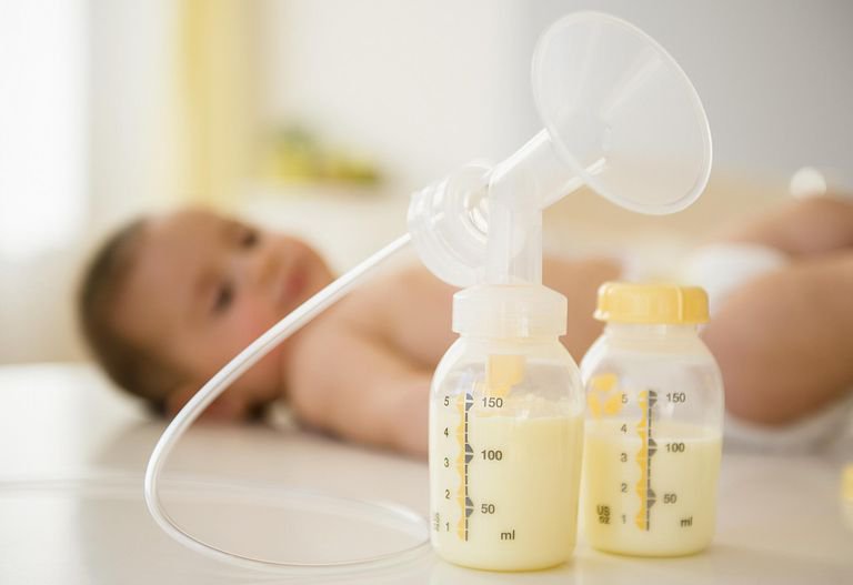 Máy hút sữa là thiết bị chuyên dụng dùng để hút sữa mẹ từ bầu ngực ra