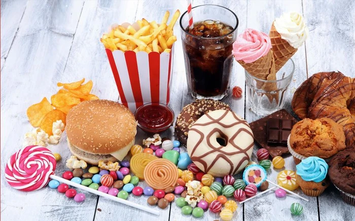 Bánh kẹo ngọt có thể khiến bạn "sa ngã" trong hành trình giảm cân